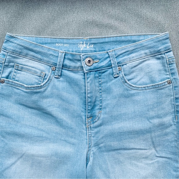 Light wash boot cut jeans - Picture 3 of 6